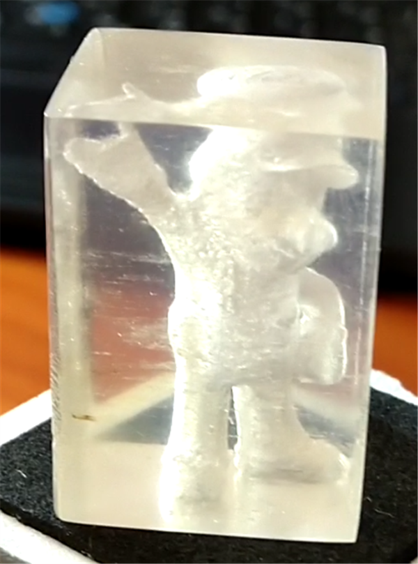 新玩法：创客用FDM 3D打印机打出了透明镜头
